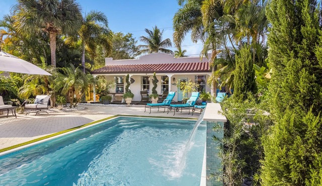Private Oasis 1 Mile to Beach Heated Pool