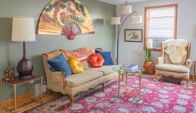 Queen City Lakeside Apartment