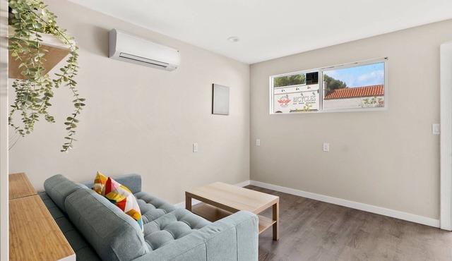 Quiet, comfortable room in one of San Diego’s best neighborhoods.