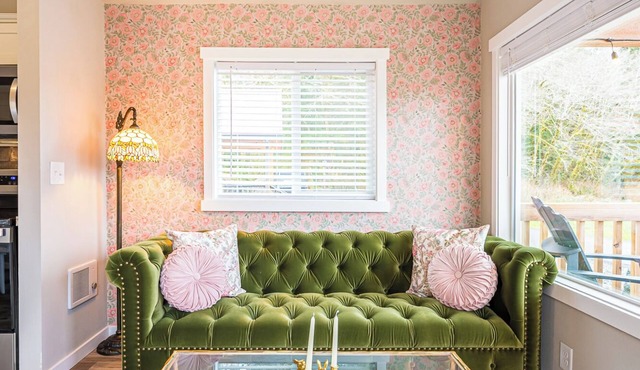 Rainforest Tiny Home Retreat Floral Cottage