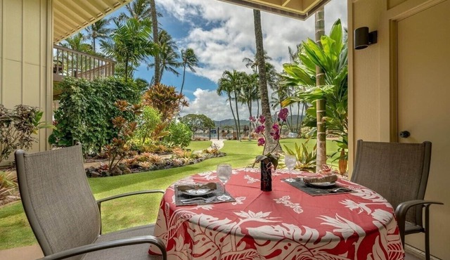 Remodeled Beachfront Condo - Lae Nani 211 - AC in Living Room & Bedroom