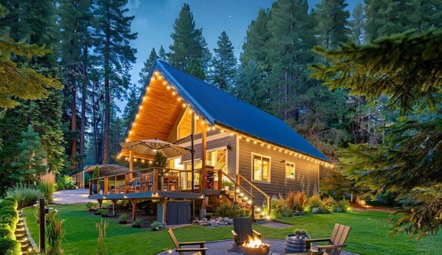 Riverfront Chalet near Lakes, Mtns. & Leavenworth