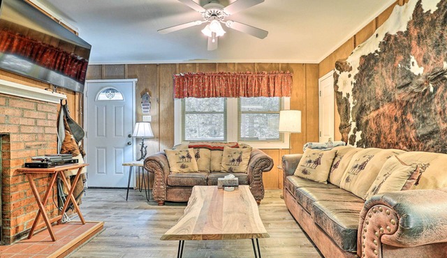 Rustic Cloudcroft Home ~ 2 Mi to Ski Slopes!