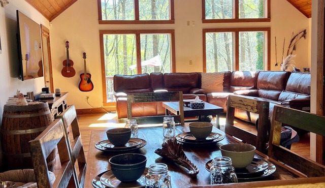 Secluded Mountain Cabin Retreat Near Franklin & Highlands