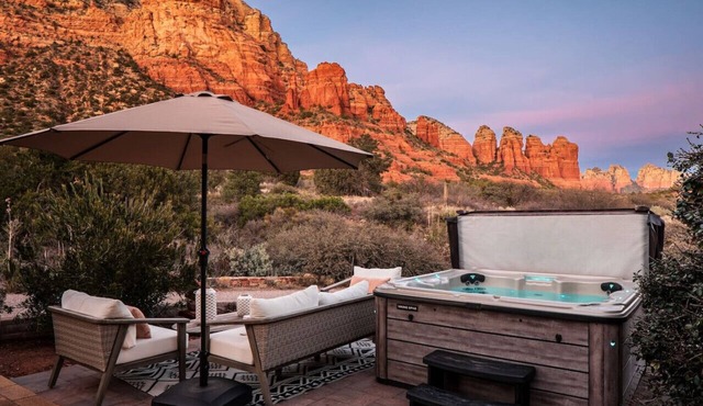 Sedona`s Oceanfront Property Spa, Views, Trails!