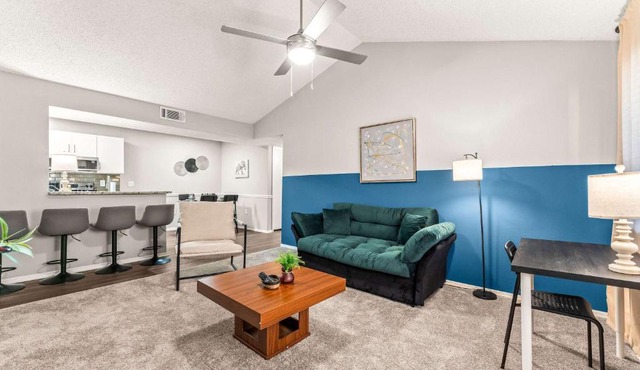 Solara Apartments Spacious 2BR Apartment Sleeps 6 Pet-Friendly