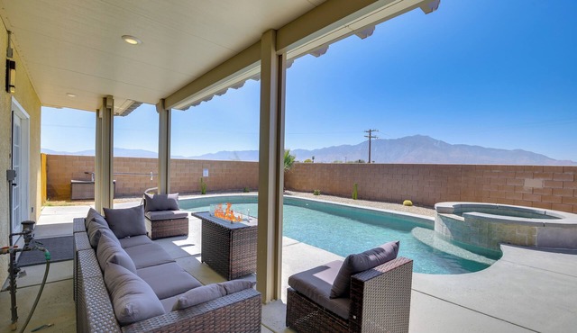 Spacious Desert Haven! Saltwater Pool & Spa BBQ