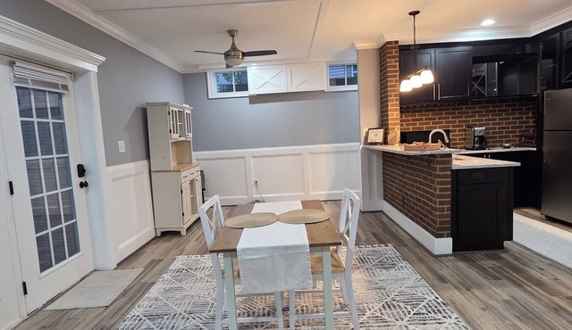 Spacious Private Suite in Gainesville Separate Entrance WiFi Washer/Dryer