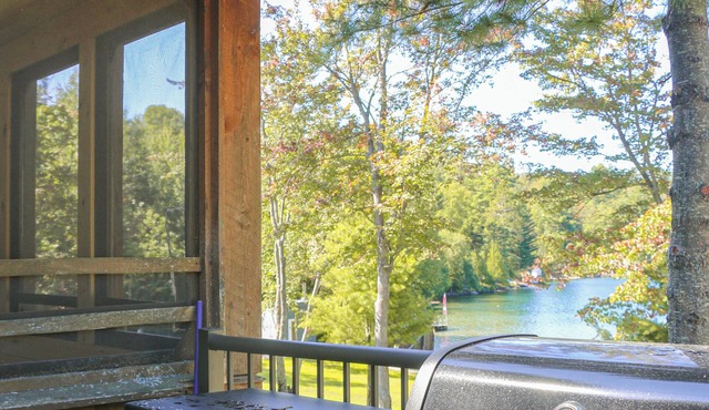 Spacious Three-Bedroom Cottage on pristine Fairbank Lake in Worthington