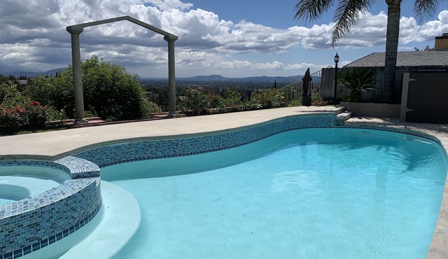 Spectacular views Home in the San Fernando Valley