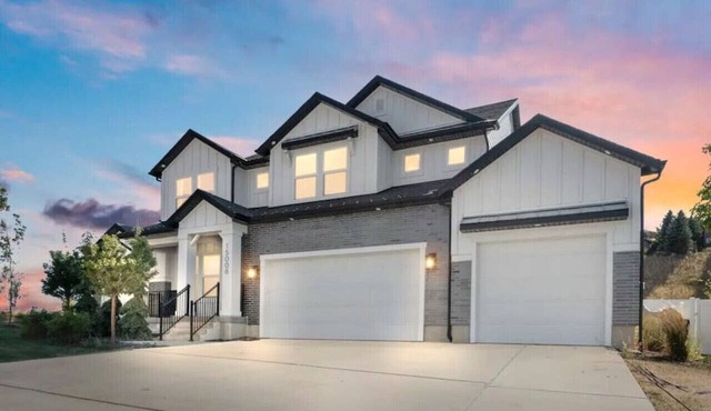 Springtime Saddle - Lux Mountain Top Home