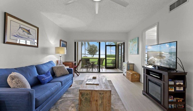 St Pete Isla Casa C-103 2/2 Bath Amazing View!
