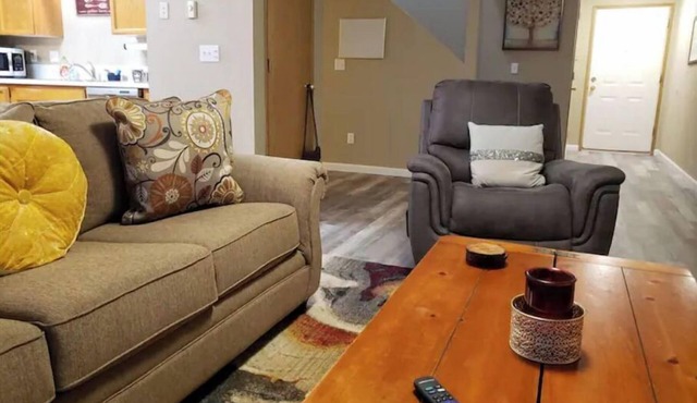 ~Stay Vancouver! Short or Extended. Pet Friendly.