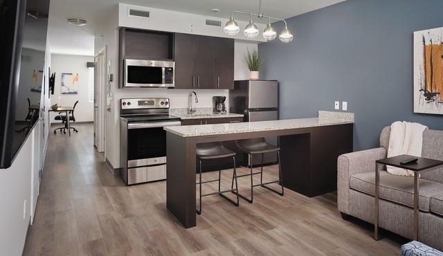 stayAPT Suites Pensacola-UWF/West Florida Hospital Area