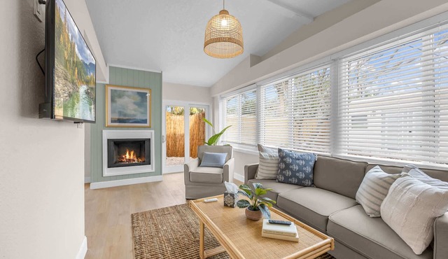 Steps to Beach | King Bed | Parking | Pet-Friendly