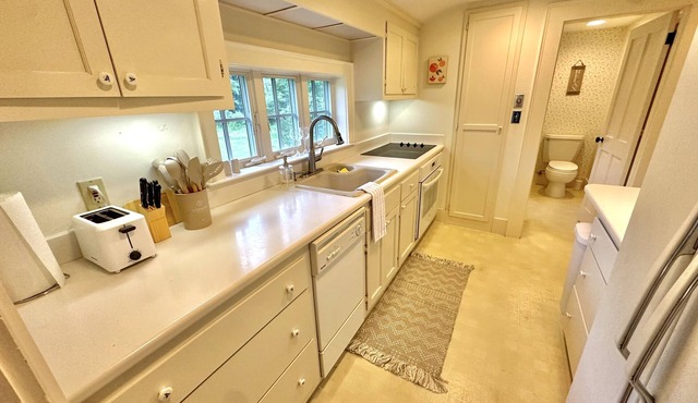Stylish Hidden Gem w/Fire Pit