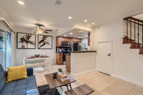 Stylish- Multi-Level- Patio- Games - Fast WIFI-CM3