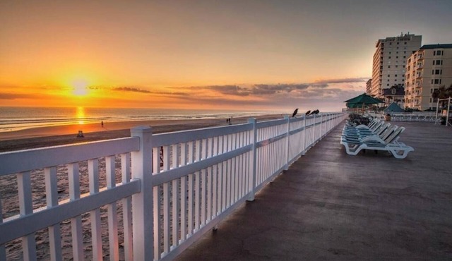 Sunrise Ocean View from 1BR Condo – Walk to Beach & Enjoy Coastal Vibes