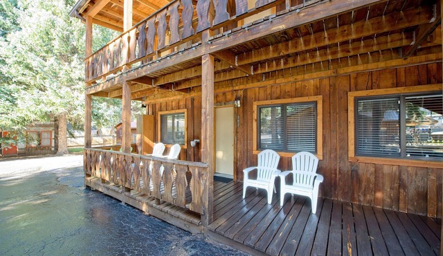 Thunderbird Lodge