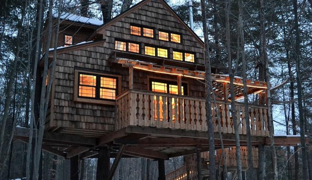 Tree House Rental Ideal for a Unique Getaway near Lake Sunapee in New Hampshire