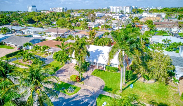 Updated, mid-century home with private pool, patio, central AC - near the beach