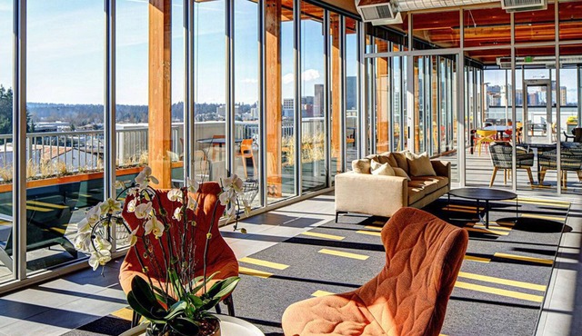 Upscale Bellevue Studio w/ Rooftop & W/D, nr Shopping, by Blueground