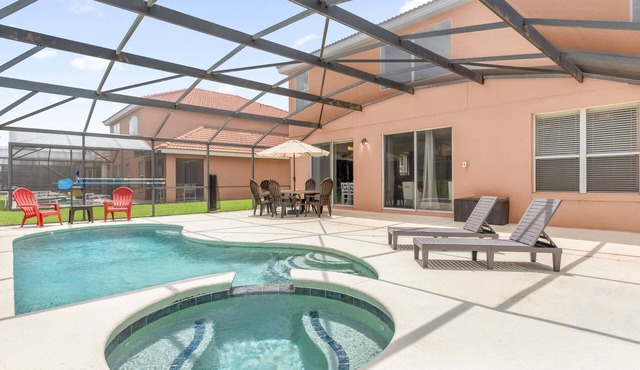 Upstay Spacious Home w Private Pool & Hot Tub