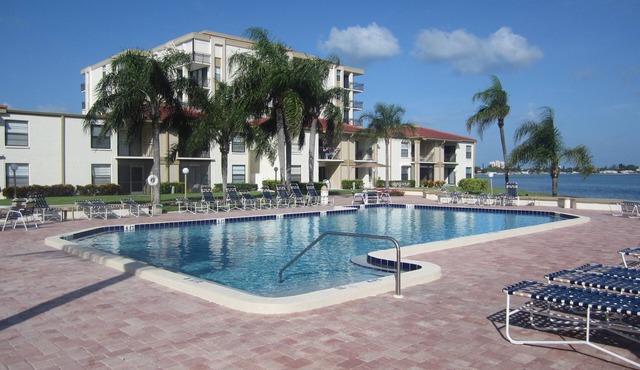 Vacation Paradise. Beach, Sun, Golf And Much More! Labor Day Sale, Sept reduced!