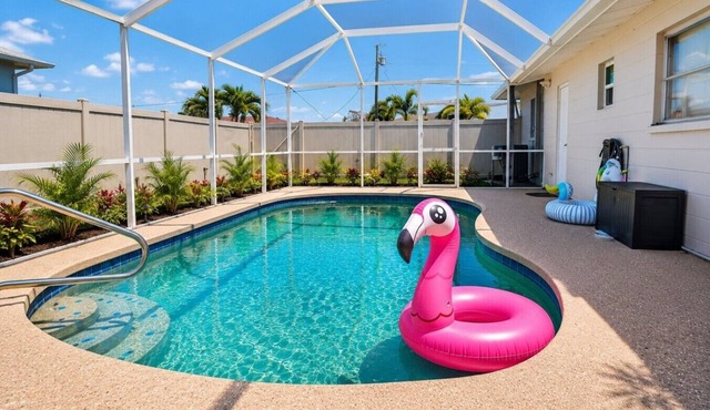 Venice Pool BBQ Mini Golf 3BR 2BA Sleep 12