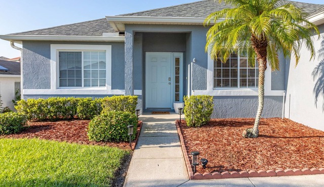 Villa with pool, recently refurbished, Disney is only a 20 minute drive