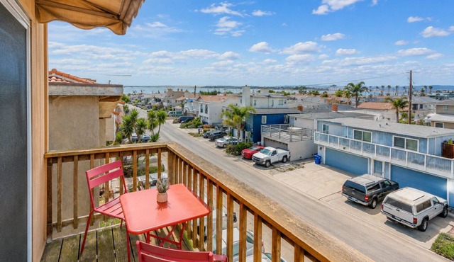 Walk To Beach, Surfing, Mins 2 Restaurants & Shops