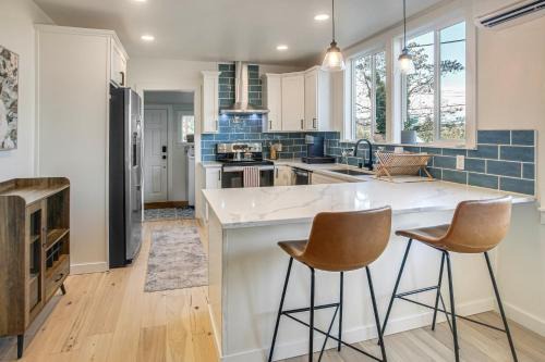 Walk to Shipyard: Bremerton Home w/Patio!