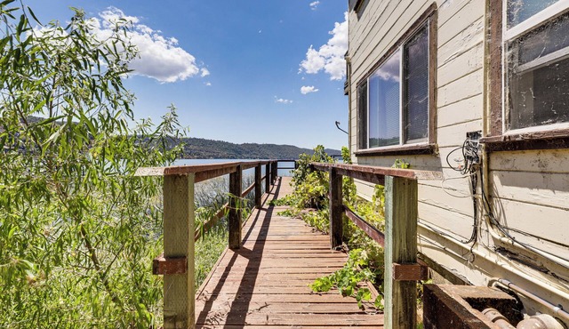 Watefront Getaway w/Mtn Views & Dock in Clearlake