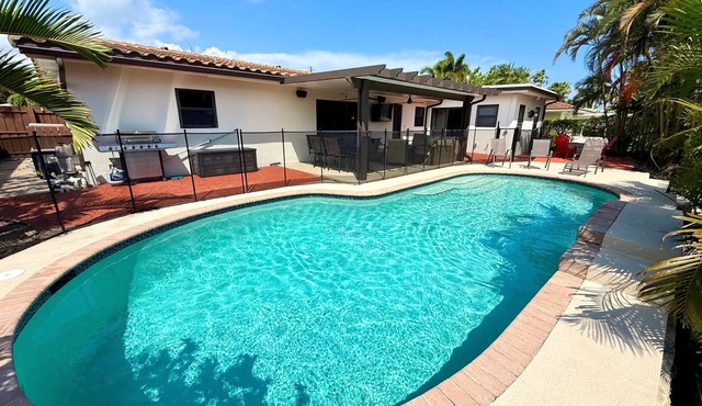 Waterfront, Pool + South Florida Vibes - Perfect!