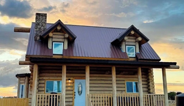 White Wolf Cabin and Hot Tub