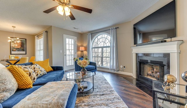 Winston-Salem Condo w/Balcony: Steps to Golf!