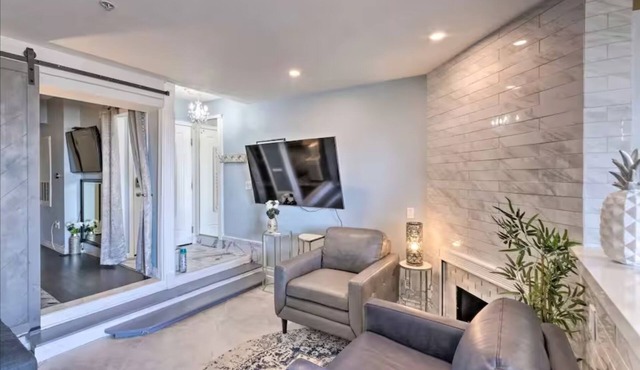 Work-Paly-Sleep Modern Hollywood PH,