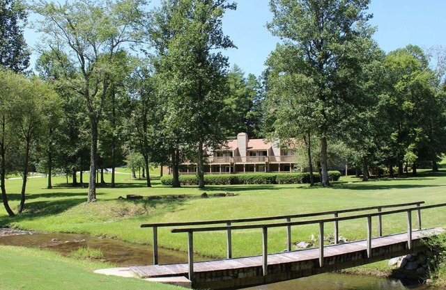 Mountain Golfing Getaway Located The Rock Golf Course 