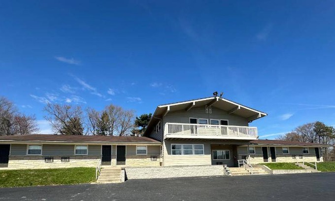 Cambridge Hotel | 24 m² Motel ∙ 6 guests