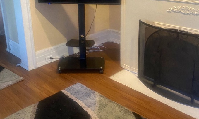 Hough House | 6 Bdr 4 bth home perfect for student housing