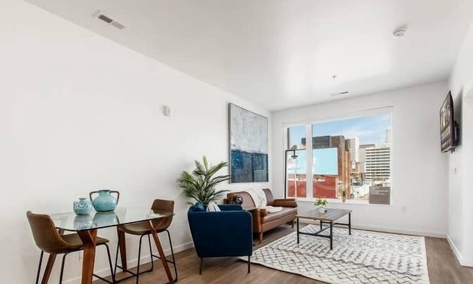Downtown Columbus Apartment | BEAUTIFUL ONE BEDROOM APARTMENT IN THE HEART OF CO