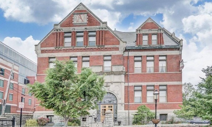 Mount Adams Condo | Historic Condo in the Heart of Mount Adams
