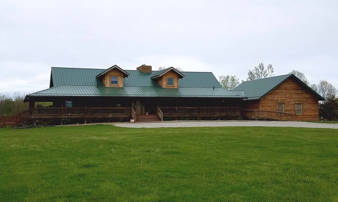 Nelsonville Cabin | Hocking Hills Lodge - Maximum 16-Adults w/children is 20-Guests