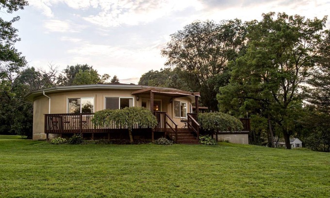 Perrysville House | House ∙ 2 bedrooms ∙ 6 guests