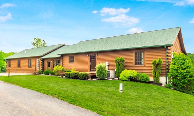 Logan House | House ∙ 7 bedrooms ∙ 30 guests