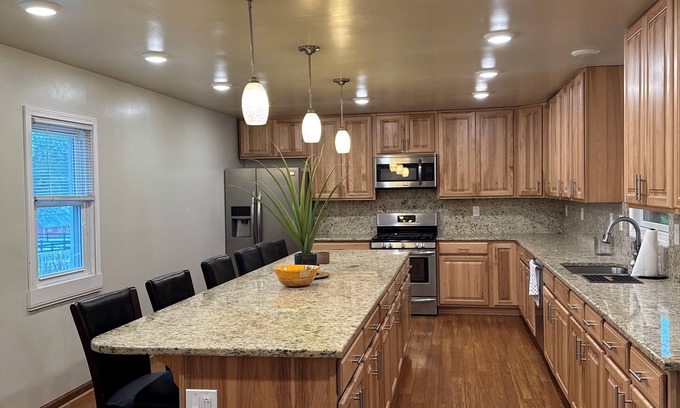 Granville South House | Little Getaway In Granville