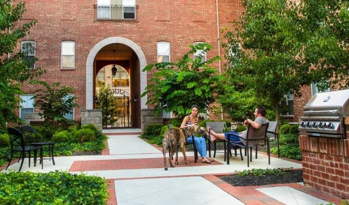 Scioto Mile Apartment | Luxury Condos near Downtown W/ Plasma TV, Private Balcony & Complex Gym