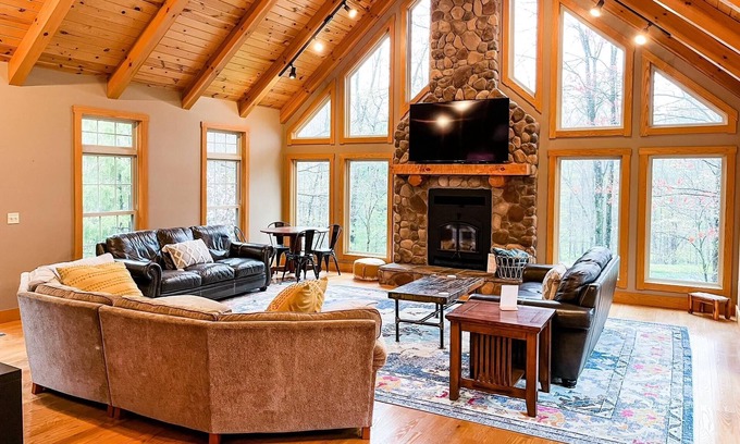 Loudonville House | Nature lovers escape near Mohican, Malabar, Amish
