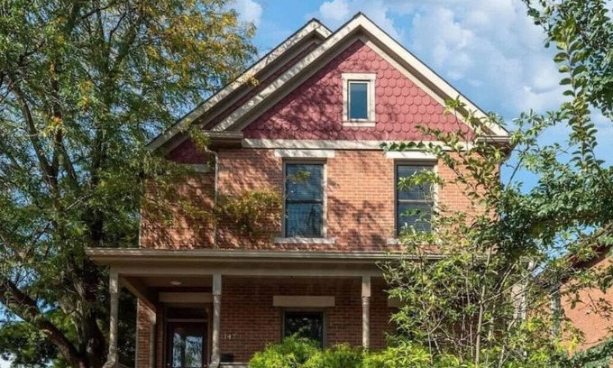 Victorian Village House | The Victorian Vacation Home 3BD/3.5BA