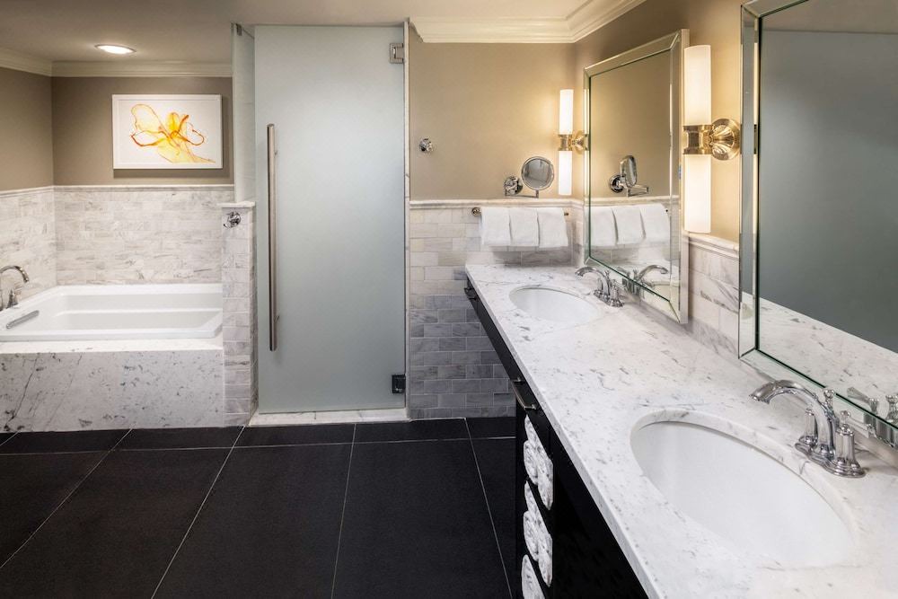 Photo of Bathroom in Downtown Columbus